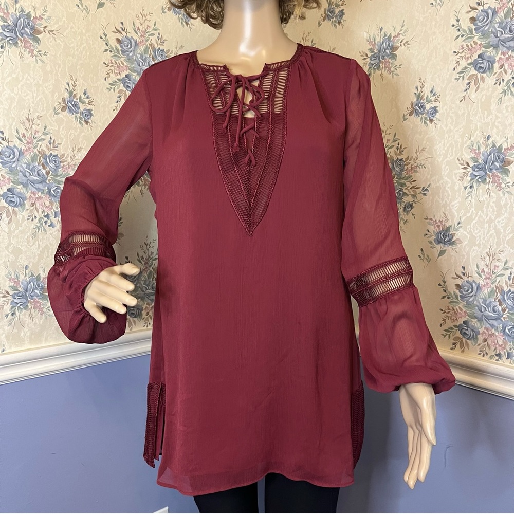 White House black market burgundy Lace-Inset Tunic long sleeve, size Xs